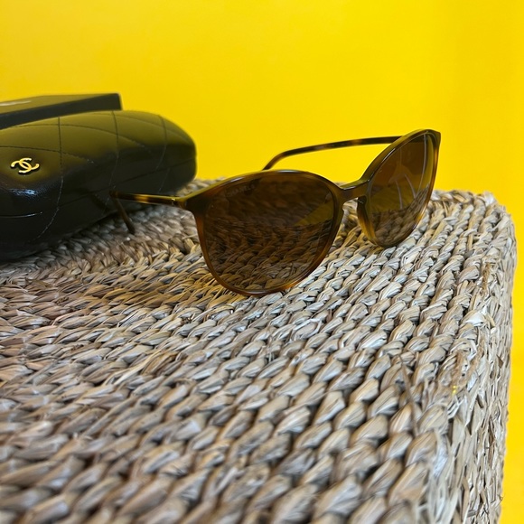 Women Chanel Sunglasses - Picture 3 of 7